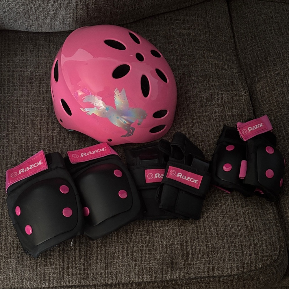 Razor Pink Helmet with Protective Pads